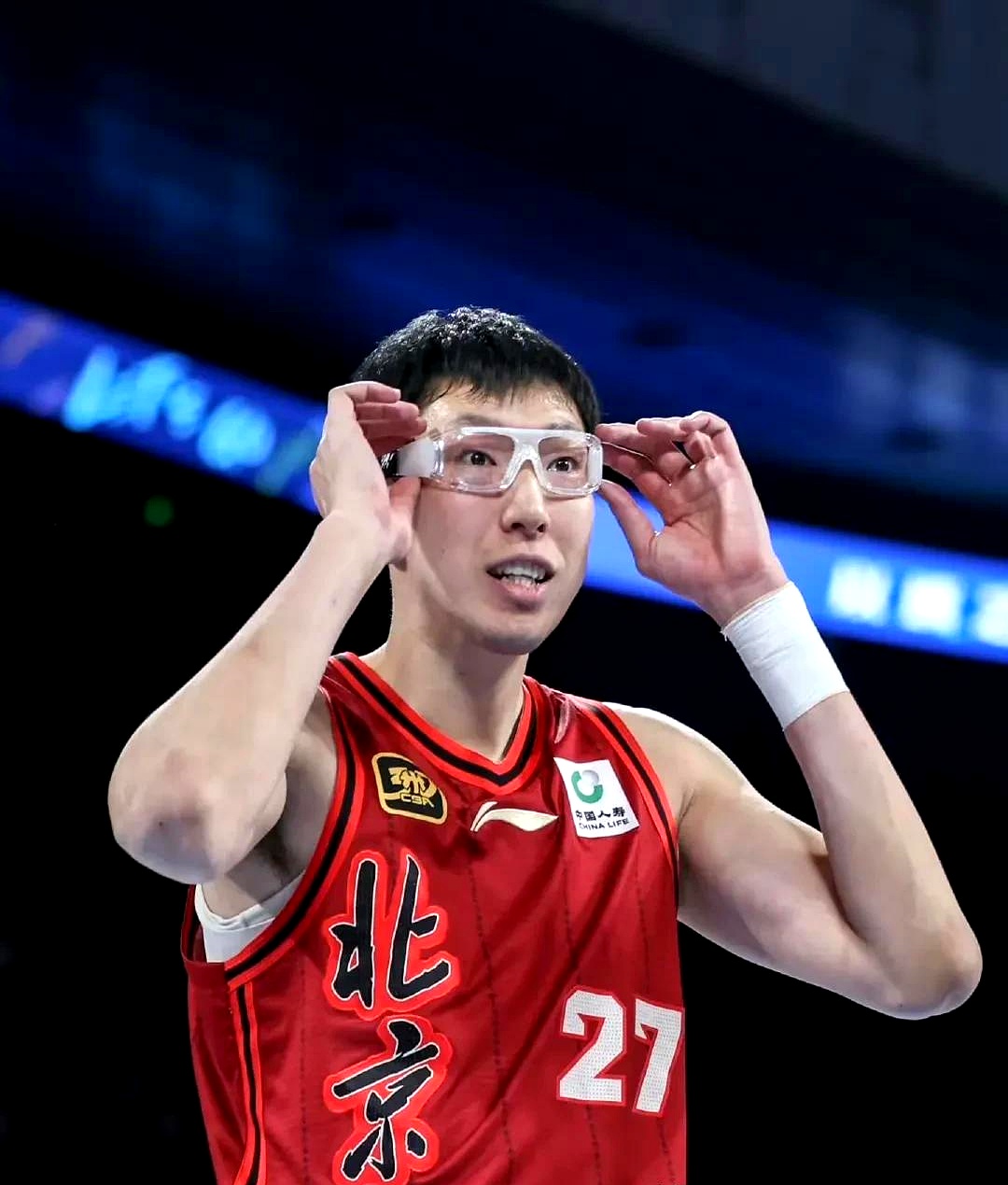 灰熊险胜76人，周琦状态火热的简单介绍