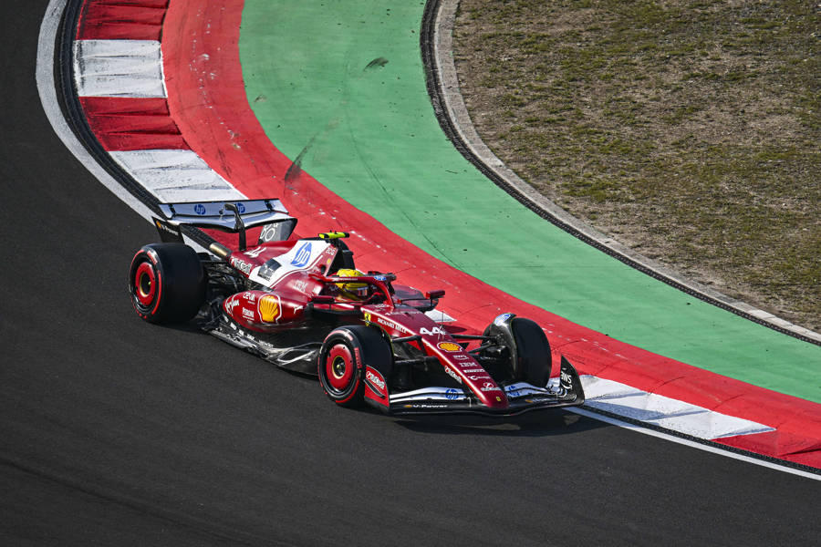 关于迈凯伦横扫哈斯车队，汉密尔顿状态火热的信息