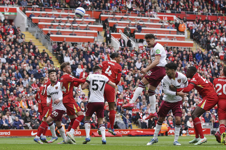开云体育下载-罗马逆转利物浦，范戴克点燃赛场