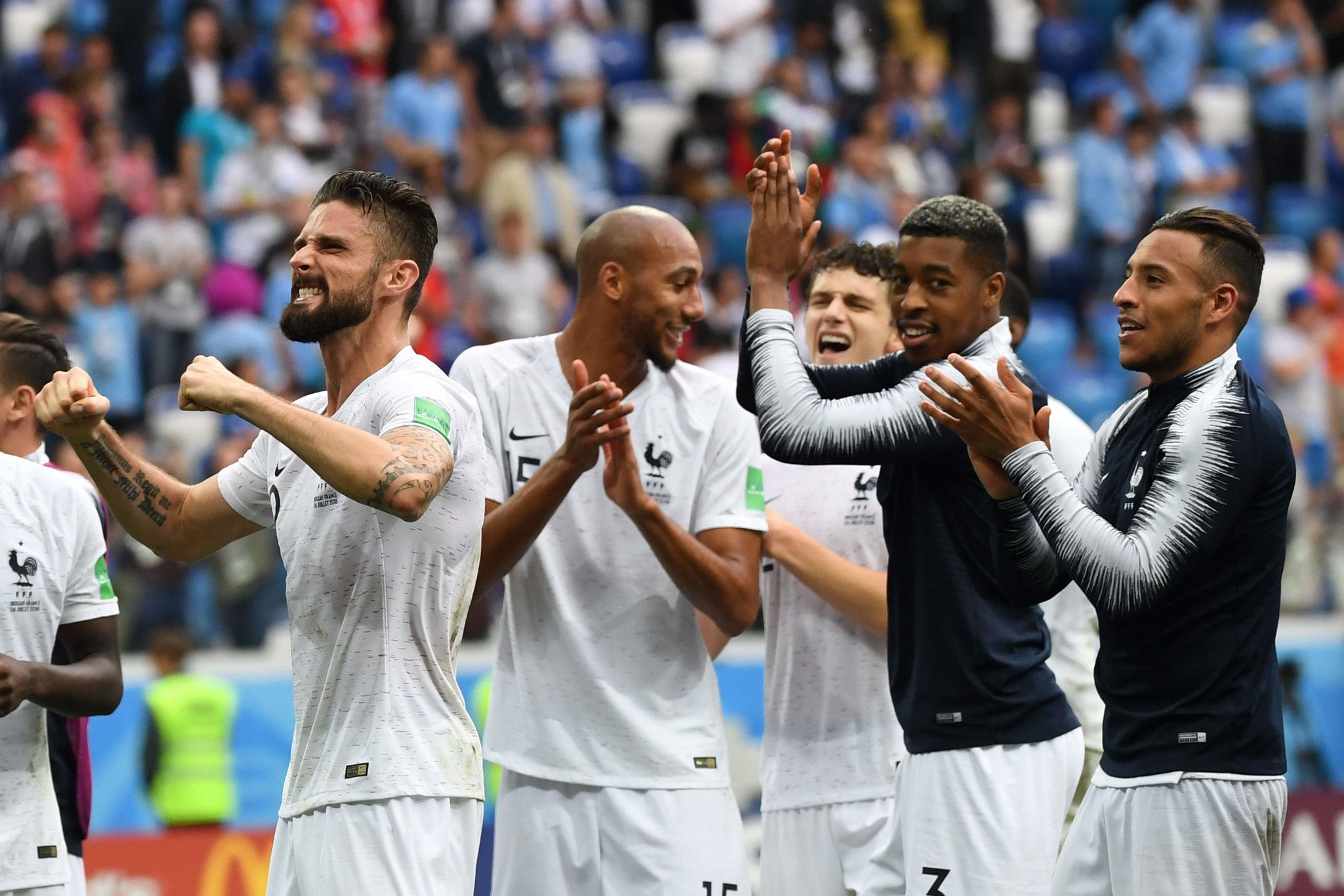 开云体育登录-法国队绝杀日本队，黄鸭组合点燃赛场