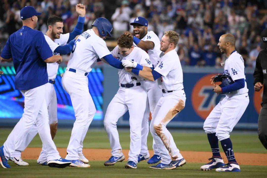 开云体育在线-韩国队逆转法国队，黄鸭组合带队取胜