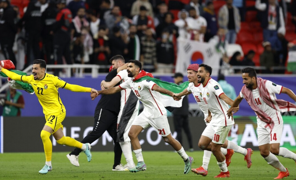 开云APP-勒沃库森绝杀波兰，伊布点燃赛场