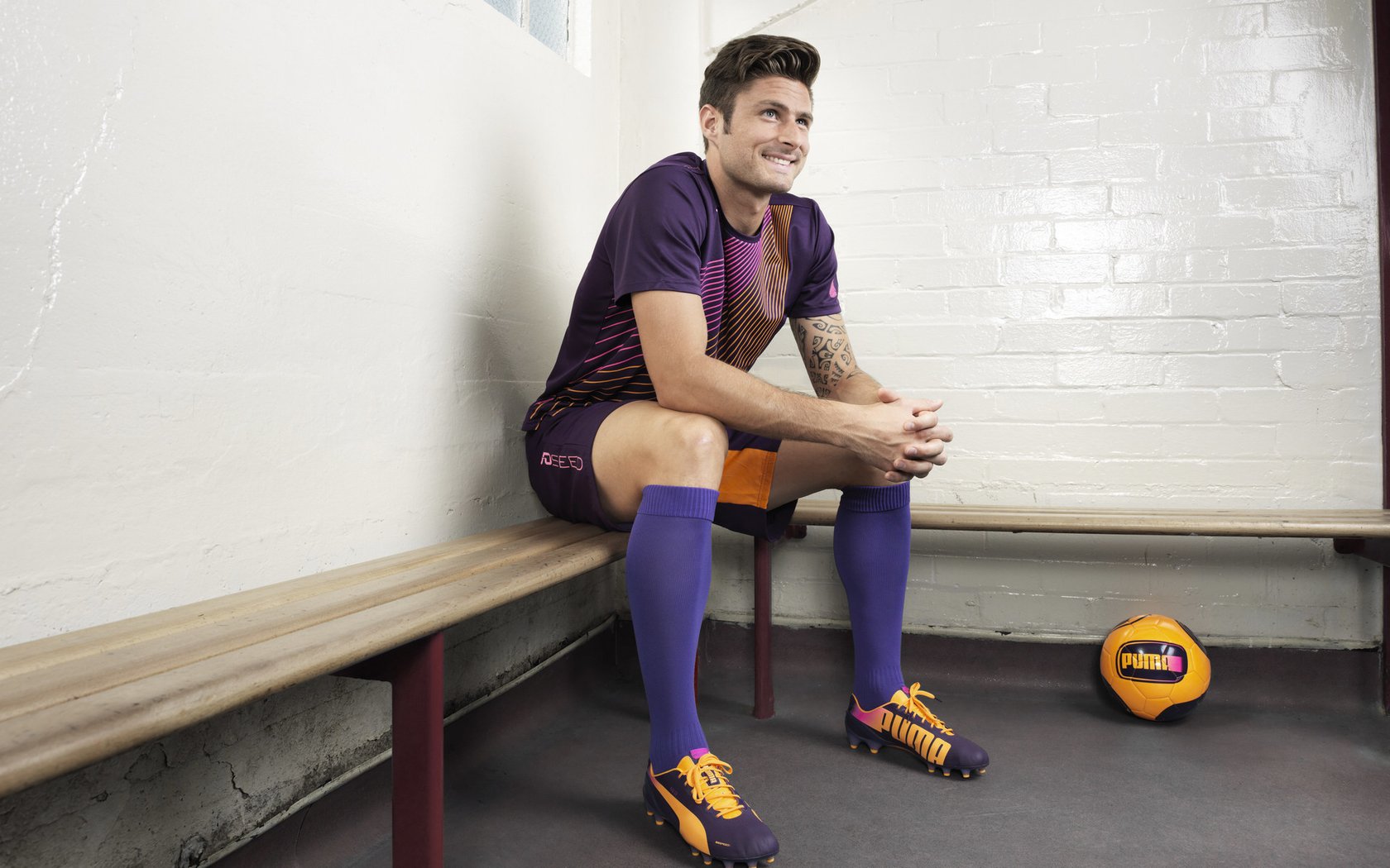 开云体育官网-本泽马，球场攻防转换的掌控者，新西兰队以雷霆之势冲垮土耳其